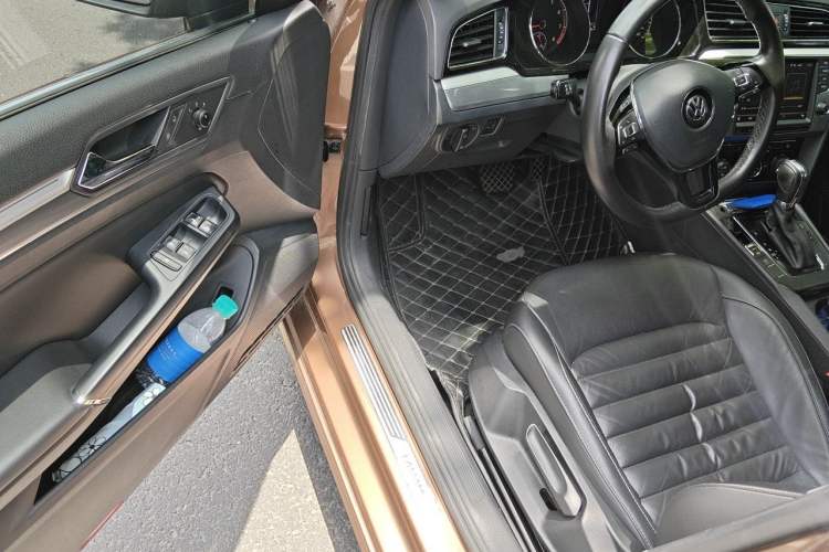Used Volkswagen Lamando 2017 280TSI DSG Comfort Edition Driver Seat