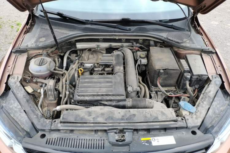 Used Volkswagen Lamando 2017 230TSI Manual Trend Edition Engine Bay