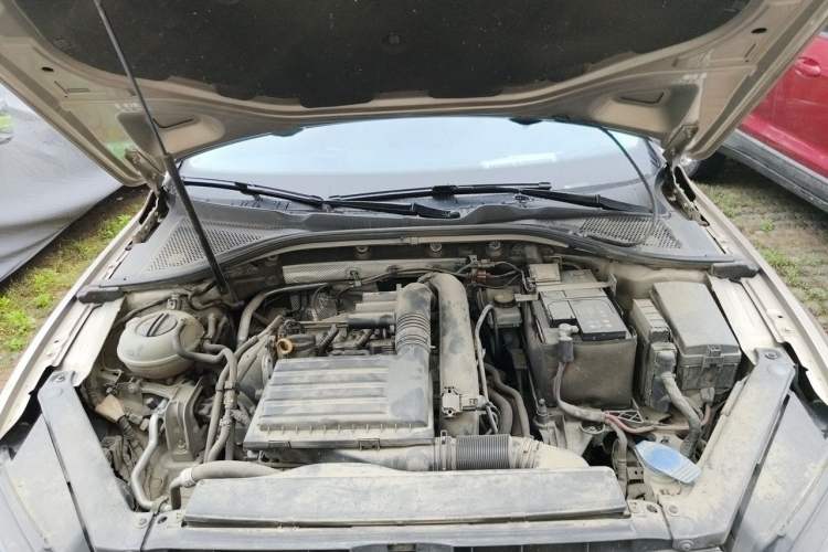 Used Volkswagen Lamando 2017 230TSI DSG Fashion Edition Engine Bay