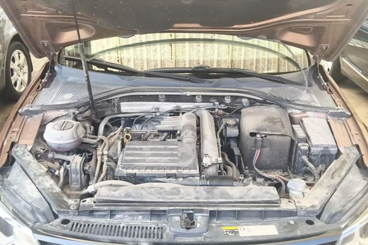Used Volkswagen Lamando 2017 230TSI DSG Fashion Edition Engine Bay
