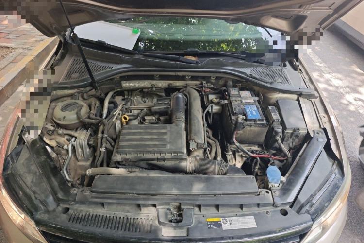 Used Volkswagen Lamando 2017 280TSI DSG Comfort Edition Engine Bay