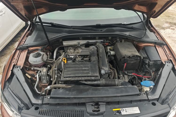 Used Volkswagen Lamando 2017 230TSI DSG Fashion Edition Engine Bay
