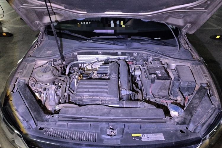 Used Volkswagen Lamando 2017 230TSI DSG Fashion Edition Engine Bay