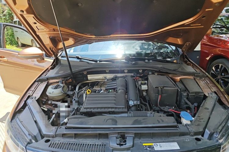 Used Volkswagen Lamando 2017 230TSI DSG Fashion Edition Engine Bay