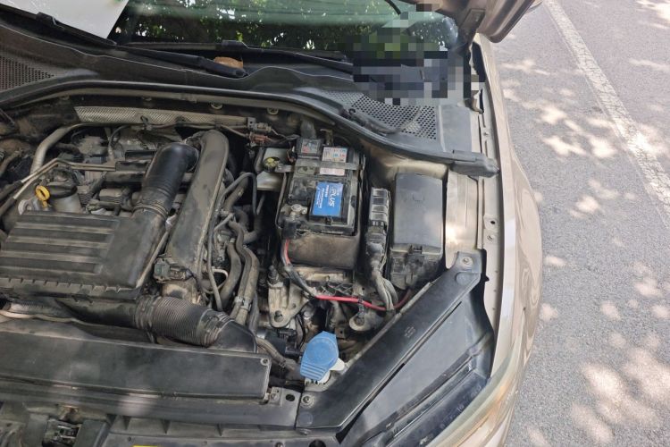 Used Volkswagen Lamando 2017 280TSI DSG Comfort Edition Engine Bay Left