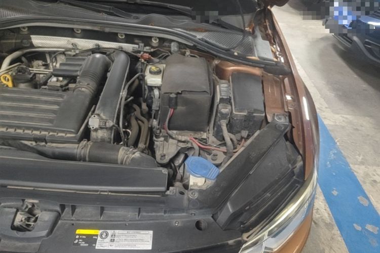 Used Volkswagen Lamando 2017 230TSI DSG Fashion Edition Engine Bay Left
