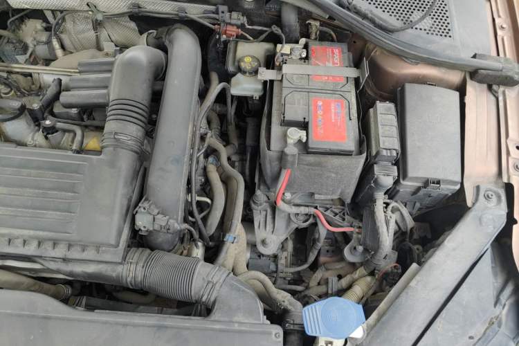 Used Volkswagen Lamando 2017 230TSI DSG Fashion Edition Engine Bay Left
