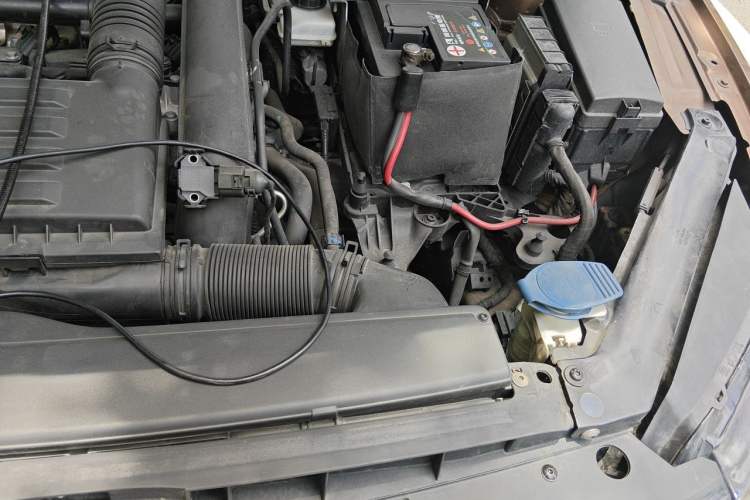 Used Volkswagen Lamando 2017 280TSI DSG Comfort Edition Engine Bay Left