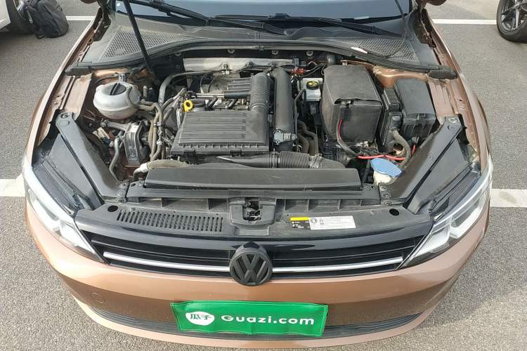 Used Volkswagen Lamando 2017 230TSI DSG Fashion Edition Engine Bay