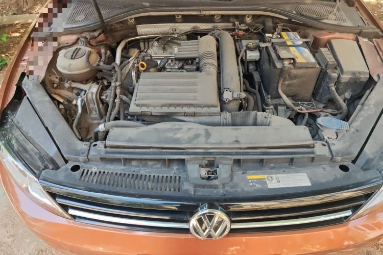 Used Volkswagen Lamando 2017 280TSI DSG Comfort Edition Engine Bay