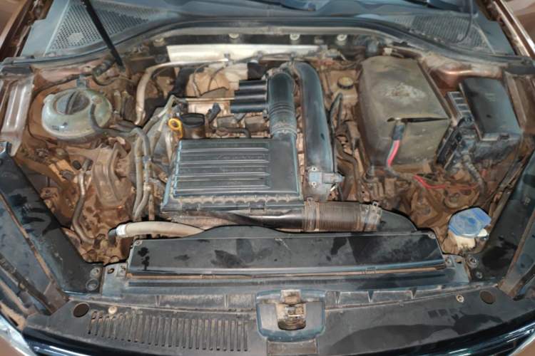 Used Volkswagen Lamando 2017 230TSI DSG Fashion Edition Engine Bay