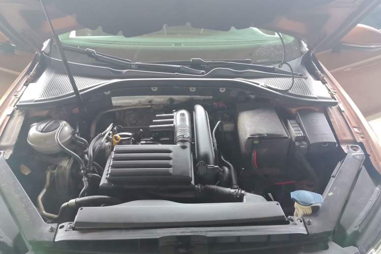 Used Volkswagen Lamando 2017 230TSI DSG Fashion Edition Engine Bay