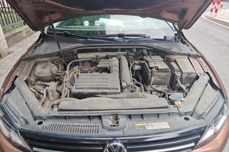 Used Volkswagen Lamando 2017 280TSI DSG Comfort Edition Engine Bay