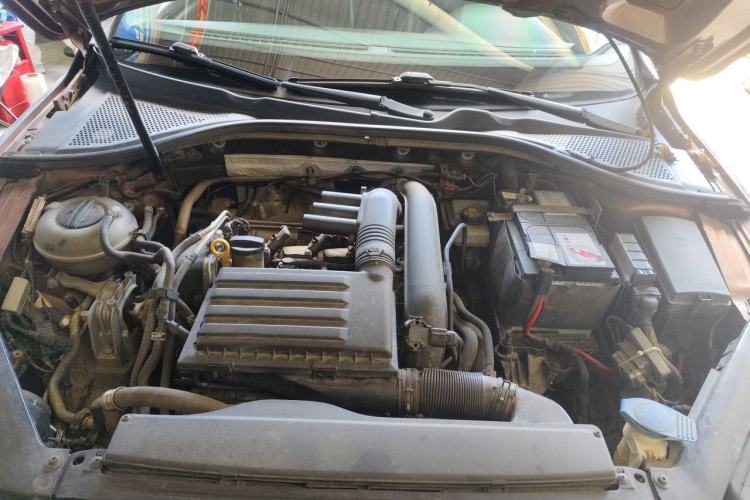 Used Volkswagen Lamando 2017 230TSI DSG Fashion Edition Engine Bay