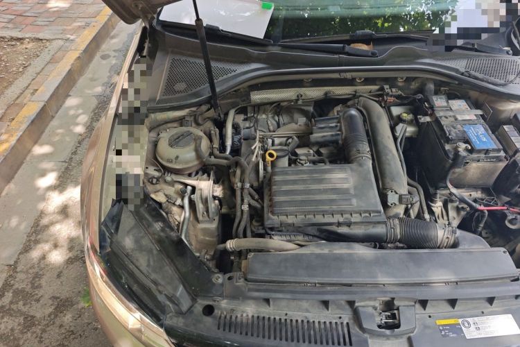 Used Volkswagen Lamando 2017 280TSI DSG Comfort Edition Engine Bay Right