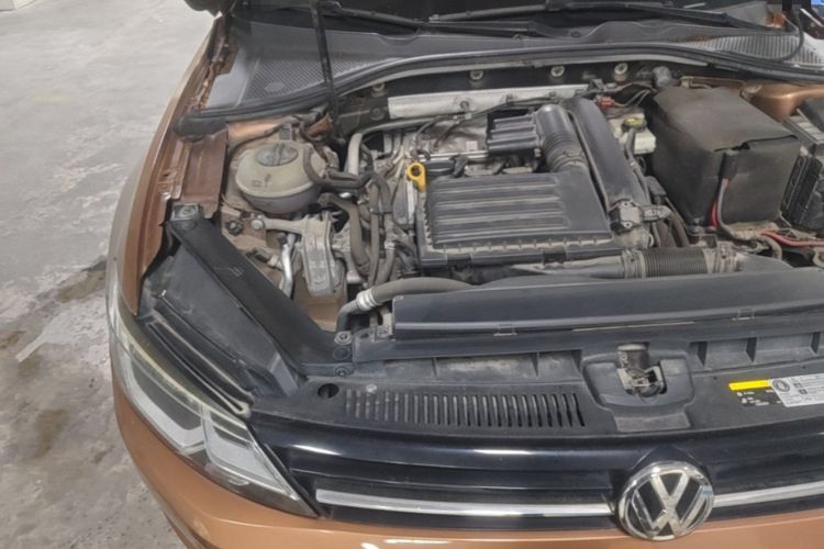 Used Volkswagen Lamando 2017 230TSI DSG Fashion Edition Engine Bay Right