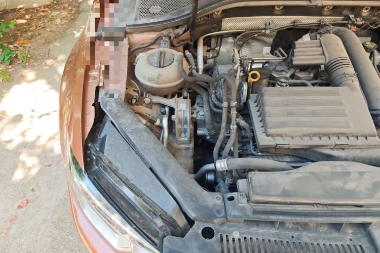 Used Volkswagen Lamando 2017 280TSI DSG Comfort Edition Engine Bay Right
