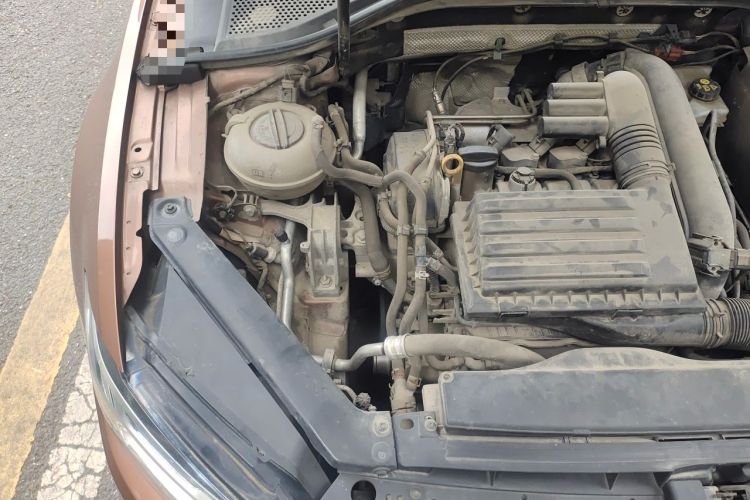 Used Volkswagen Lamando 2017 230TSI DSG Fashion Edition Engine Bay Right