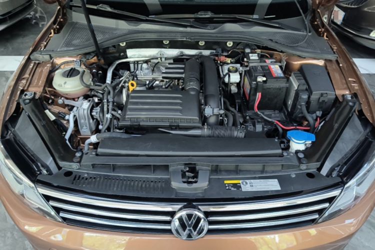 Used Volkswagen Lamando 2017 230TSI DSG Fashion Edition Engine Bay