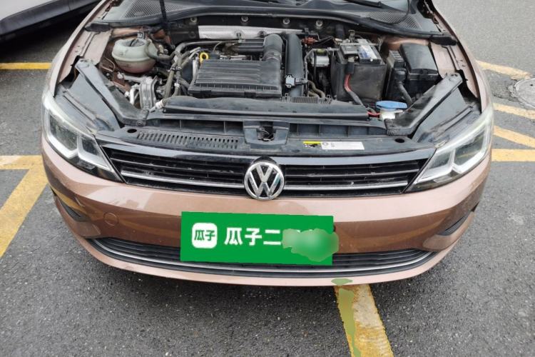 Used Volkswagen Lamando 2017 280TSI DSG Comfort Edition Engine Bay