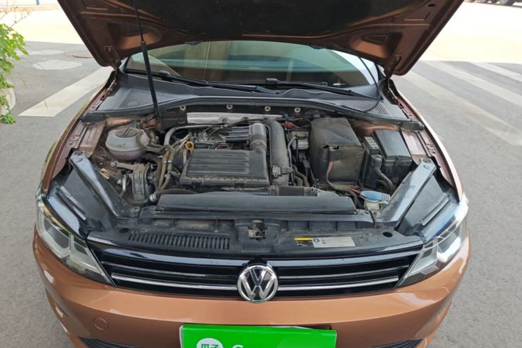Used Volkswagen Lamando 2017 230TSI DSG Fashion Edition Engine Bay