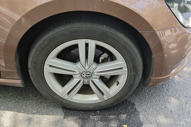 Used Volkswagen Lamando 2017 280TSI DSG Comfort Edition Exterior 4
