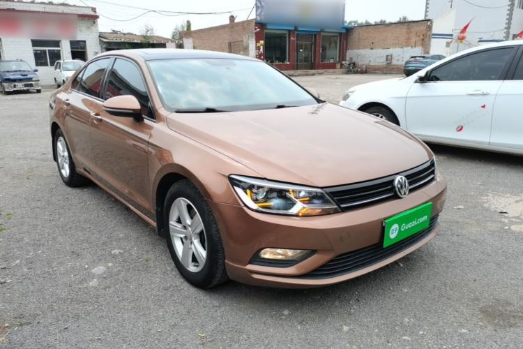 Used Volkswagen Lamando 2017 230TSI Manual Trend Edition Front Right 45 Deg