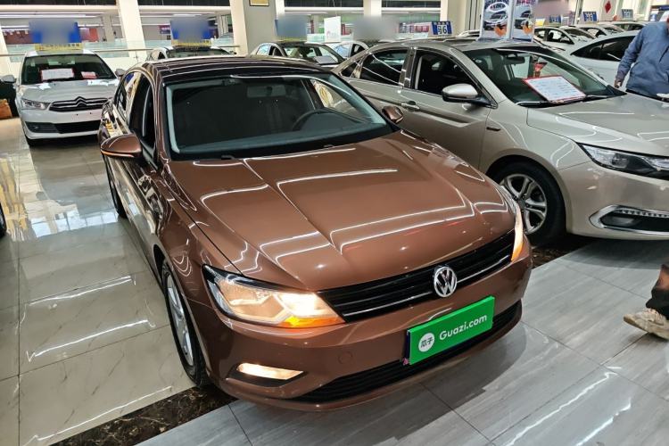 Used Volkswagen Lamando 2017 230TSI DSG Fashion Edition Front Right 45 Deg