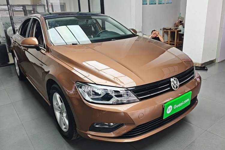 Used Volkswagen Lamando 2017 230TSI DSG Fashion Edition Front Right 45 Deg