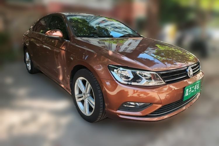 Used Volkswagen Lamando 2017 280TSI DSG Comfort Edition Front Right 45 Deg