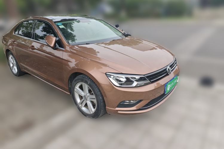 Used Volkswagen Lamando 2017 280TSI DSG Comfort Edition Front Right 45 Deg