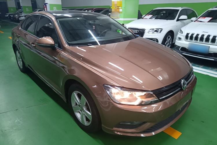 Used Volkswagen Lamando 2017 230TSI DSG Fashion Edition Front Right 45 Deg