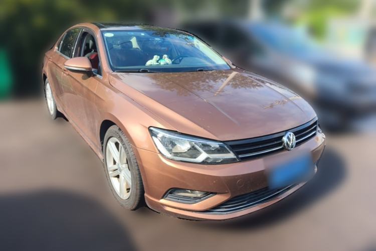 Used Volkswagen Lamando 2017 280TSI DSG Comfort Edition Front Right 45 Deg