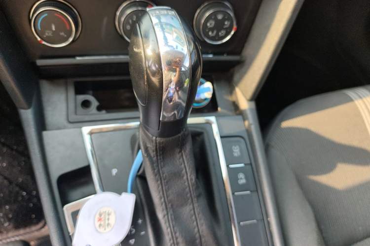 Used Volkswagen Lamando 2017 230TSI DSG Fashion Edition Gear Lever