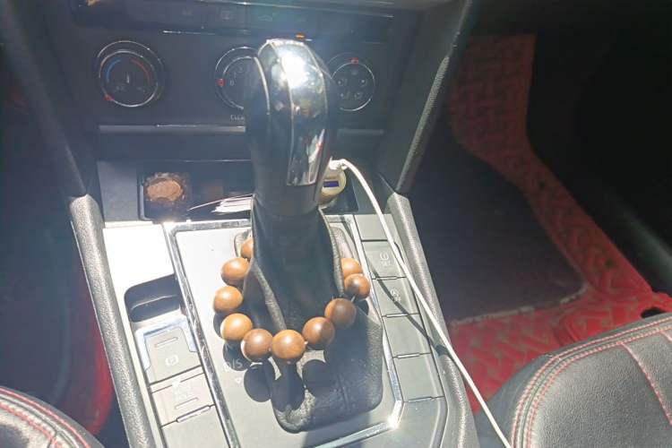 Used Volkswagen Lamando 2017 230TSI DSG Fashion Edition Gear Lever