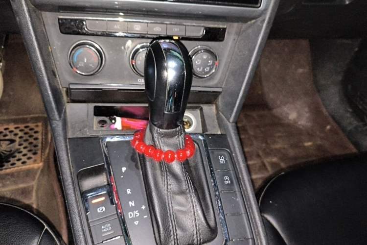 Used Volkswagen Lamando 2017 230TSI DSG Fashion Edition Gear Lever