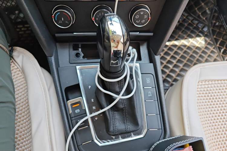 Used Volkswagen Lamando 2017 230TSI DSG Fashion Edition Gear Lever