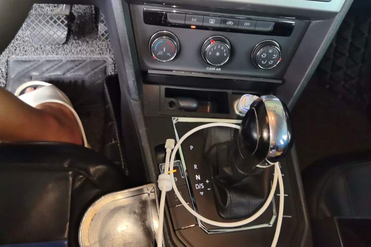 Used Volkswagen Lamando 2017 230TSI DSG Fashion Edition Gear Lever