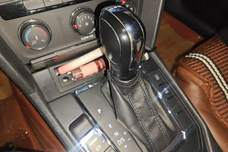 Used Volkswagen Lamando 2017 230TSI DSG Fashion Edition Gear Lever