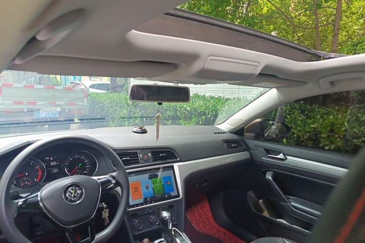 Used Volkswagen Lamando 2017 230TSI DSG Fashion Edition Headliner