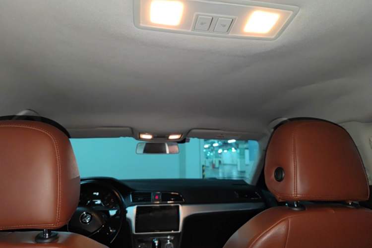 Used Volkswagen Lamando 2017 230TSI DSG Fashion Edition Headliner