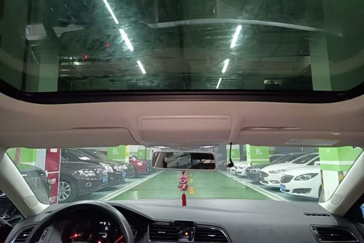 Used Volkswagen Lamando 2017 230TSI DSG Fashion Edition Headliner