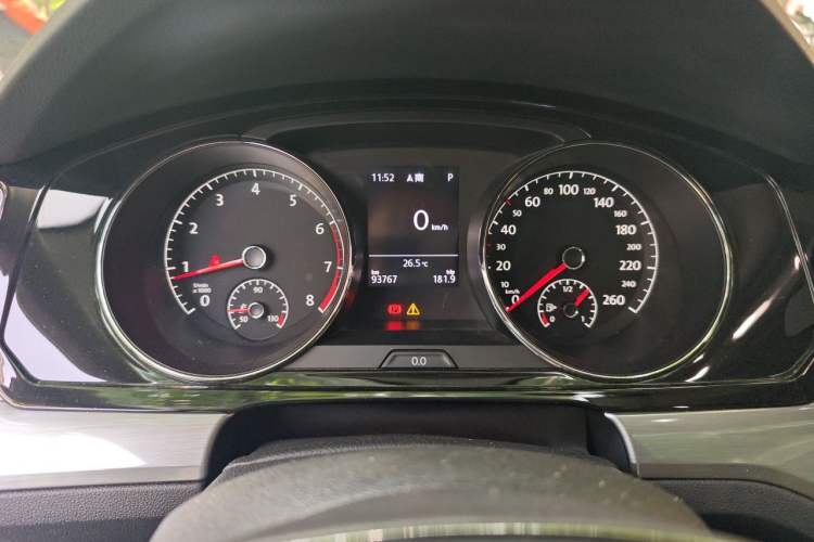 Used Volkswagen Lamando 2017 280TSI DSG Comfort Edition Instrument Cluster