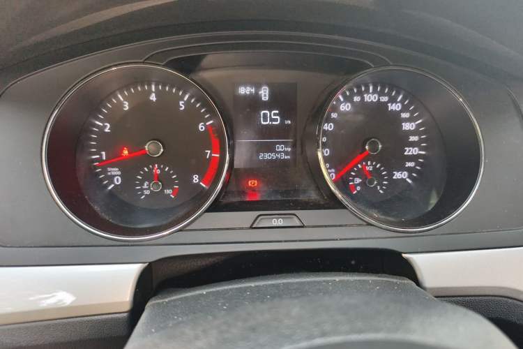 Used Volkswagen Lamando 2017 230TSI Manual Trend Edition Instrument Cluster