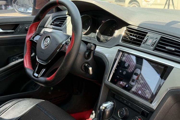Used Volkswagen Lamando 2017 230TSI DSG Fashion Edition Interior 2