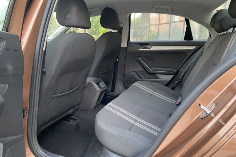 Used Volkswagen Lamando 2017 230TSI Manual Trend Edition Interior 3