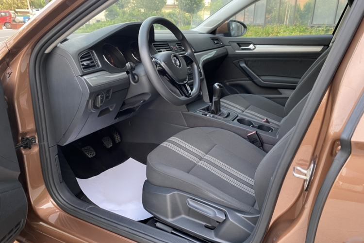 Used Volkswagen Lamando 2017 230TSI Manual Trend Edition Interior 4