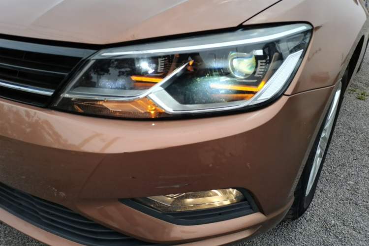 Used Volkswagen Lamando 2017 230TSI Manual Trend Edition Left Front Headlight