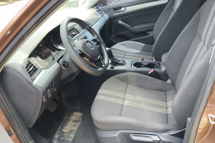 Used Volkswagen Lamando 2017 230TSI DSG Fashion Edition Left Front Seat