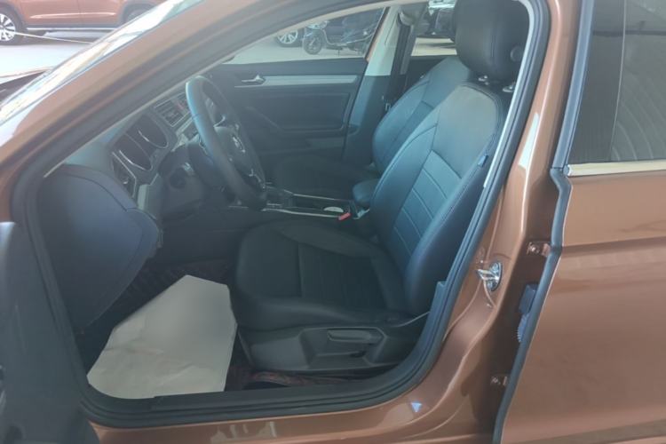 Used Volkswagen Lamando 2017 230TSI DSG Fashion Edition Left Front Seat